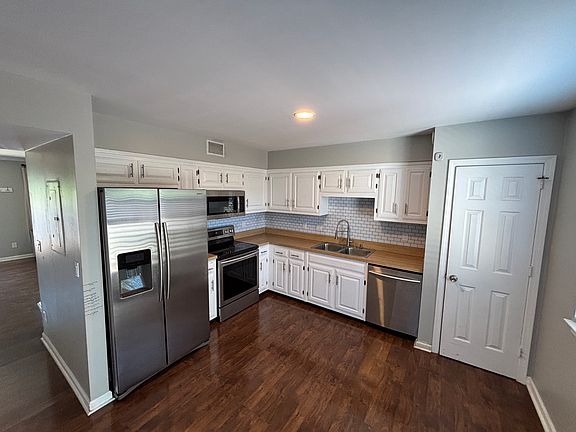 4th image of 608 Brentwood Point