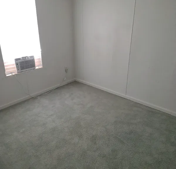 128 SE Guinevere Ct — Photo 10