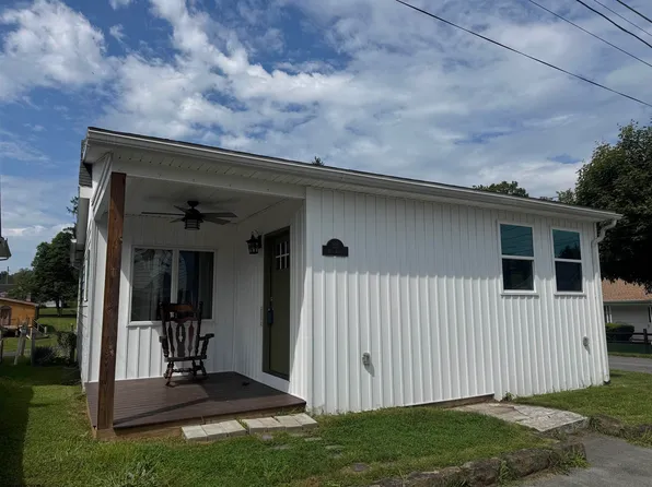 301 High St, Barrackville, WV 26559