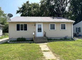 933 17th St NE, Mason City, IA 50401