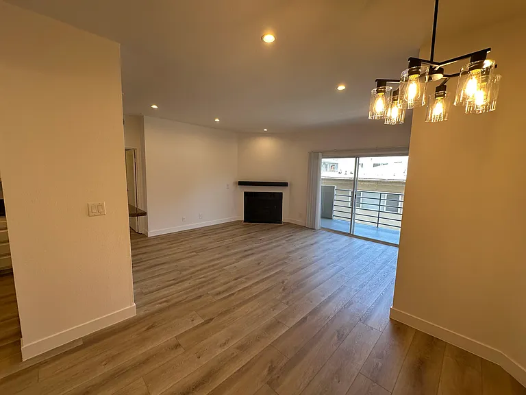 1059 S Bedford St #202 — Photo 4