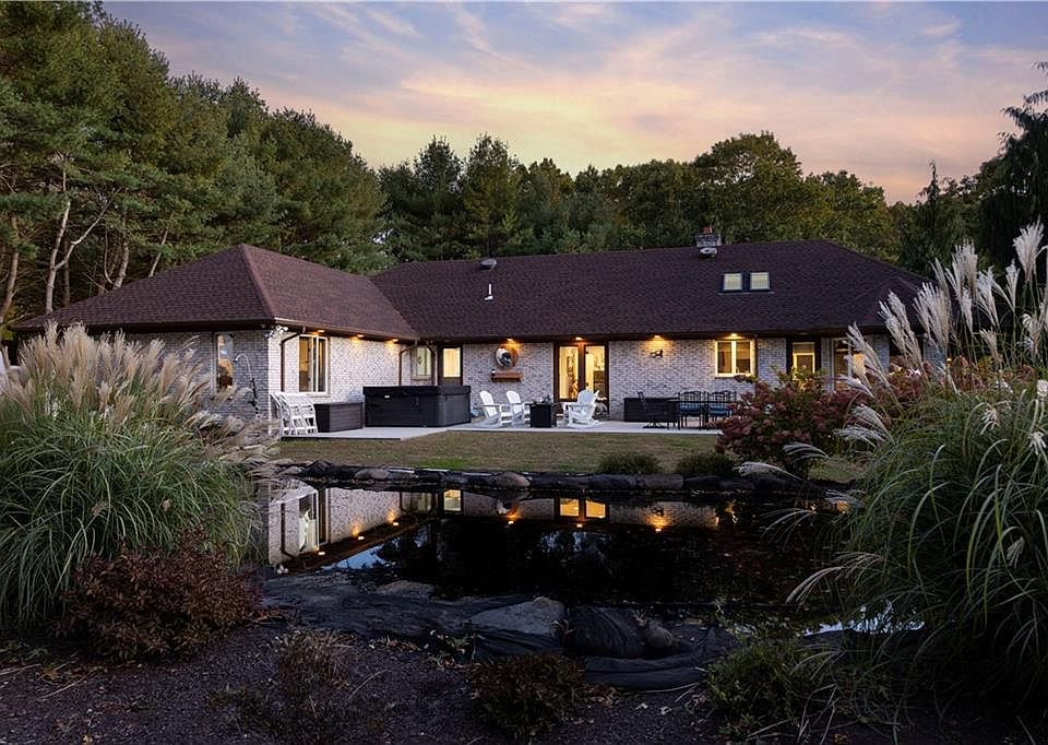 1st image of 140 White Birch Cir