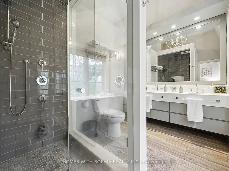 162 Glenvale Blvd — Photo 31