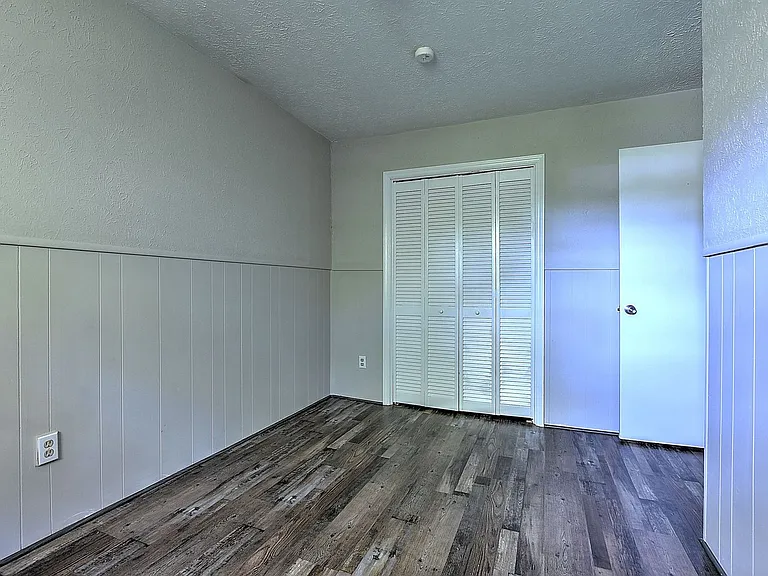 405 Cypress St — Photo 10