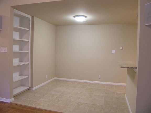 Breakfast area with new tile