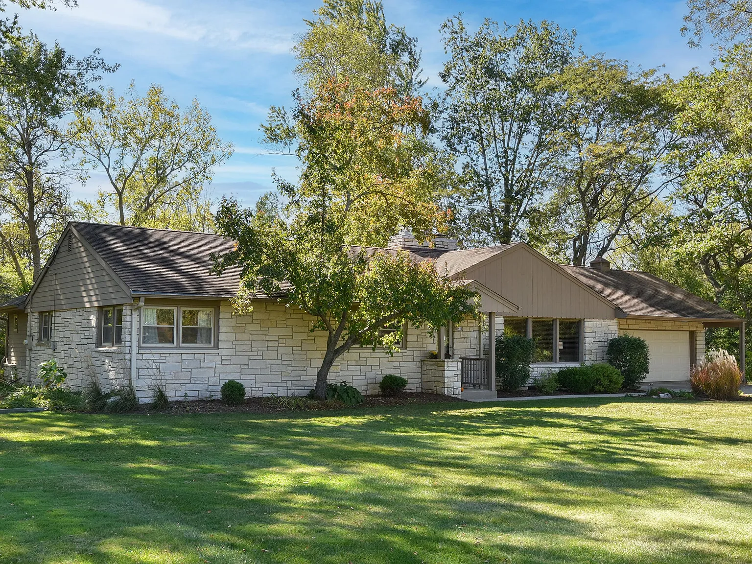 4 bed, 3275 sqft, $3,900 — Photo 1