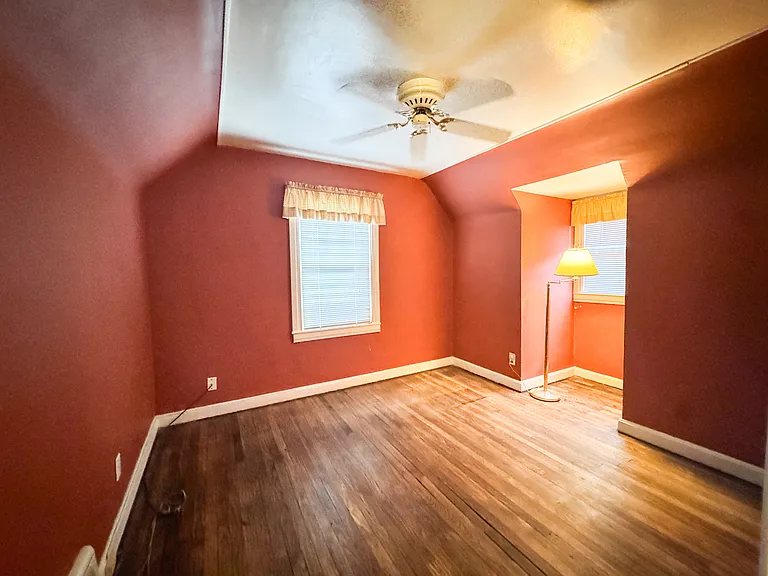 3105 E Cherry St — Photo 5