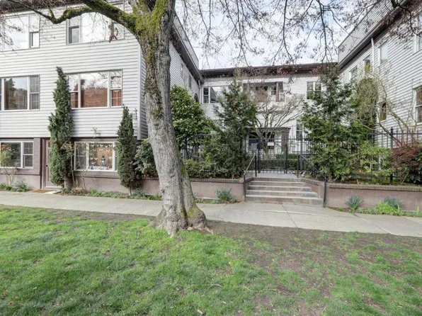 215 17th Ave E, Seattle, WA