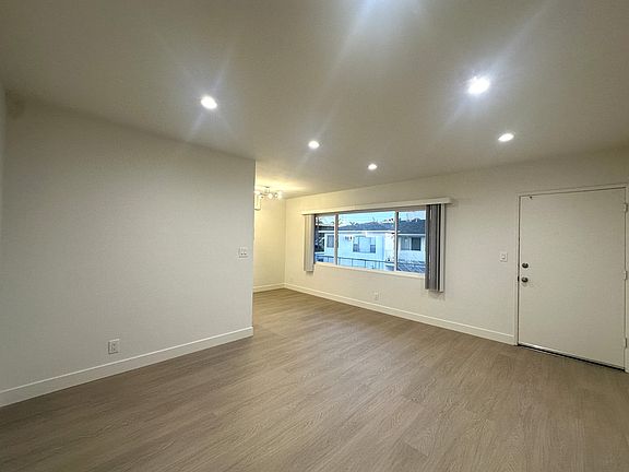 4th image of 1720 Butler Ave #7D