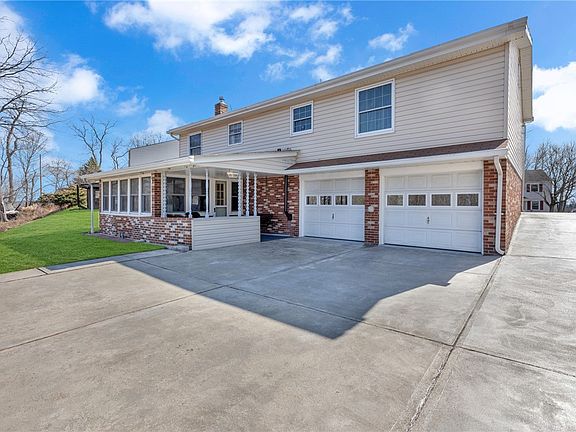 3rd image of 152 Firwood Dr