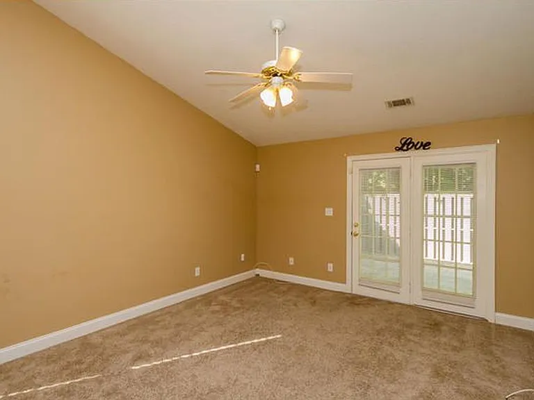 227 Caldwell Cir — Photo 10