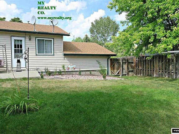 4th image of 1933 Park Dr