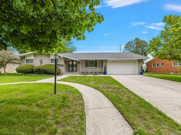 17141 Westhampton Rd, Southfield, MI 48075