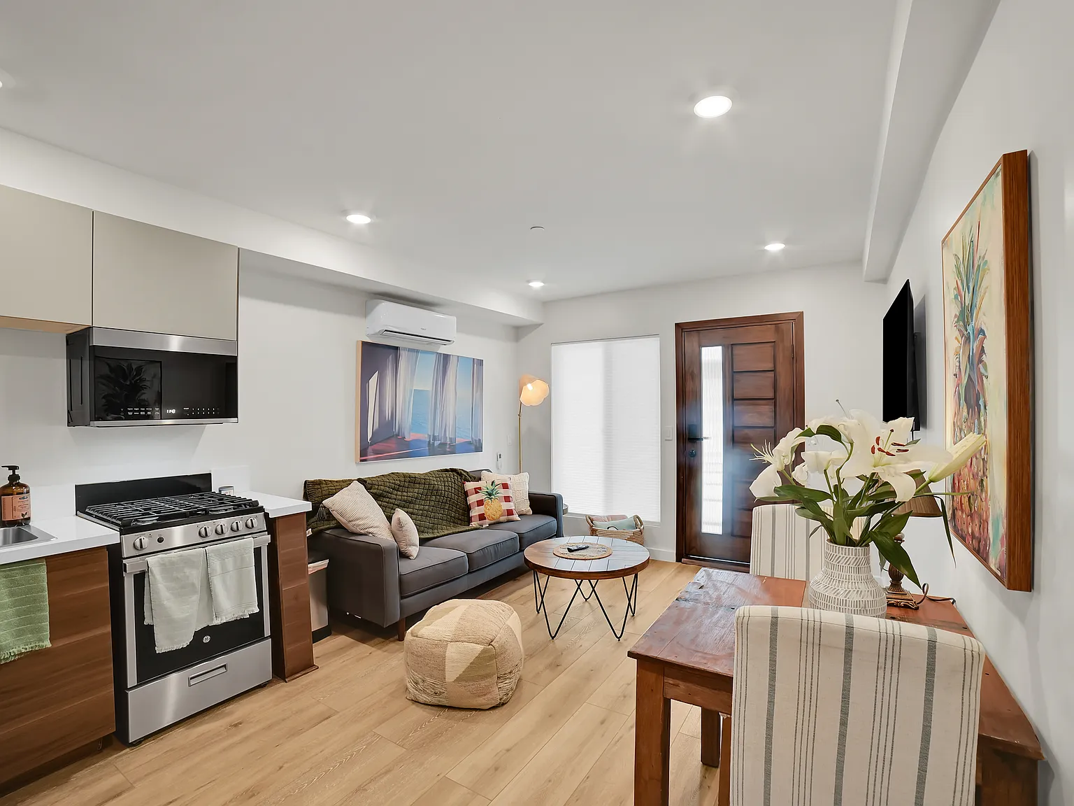 1 bed, 450 sqft, $2,950 — Photo 2