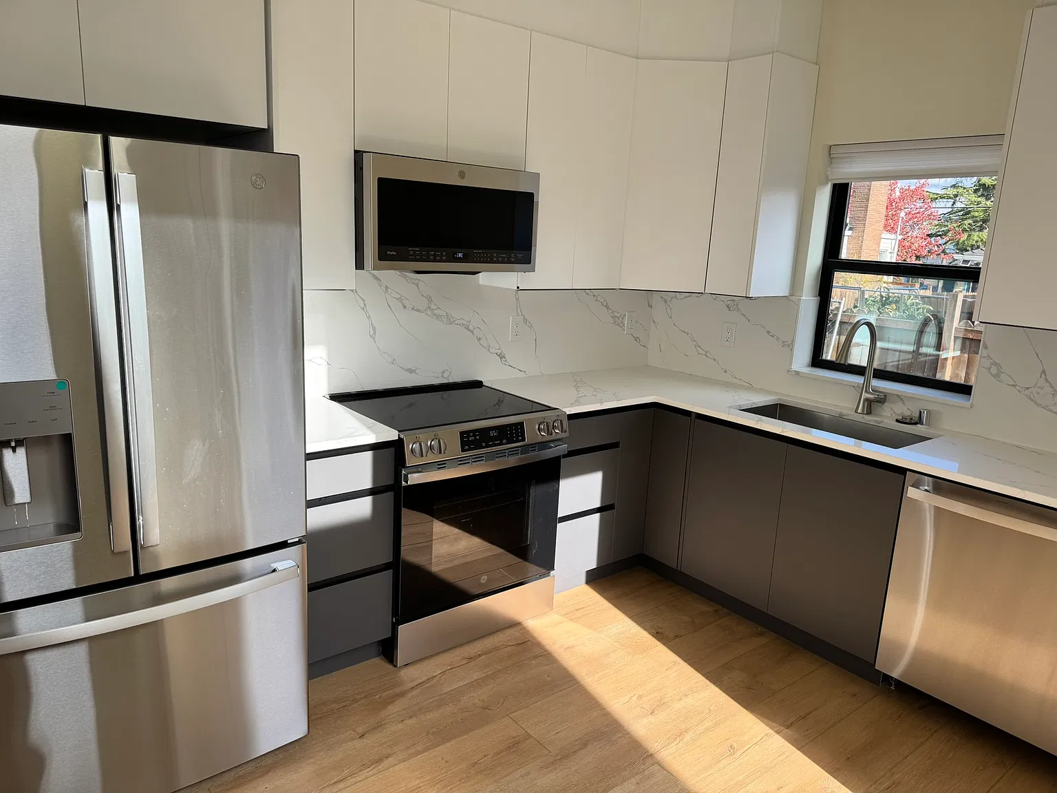 2 bed, 1.5 bath, 864 sqft, $3,300 — Photo 4