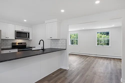 369 Partridge St Photo 1