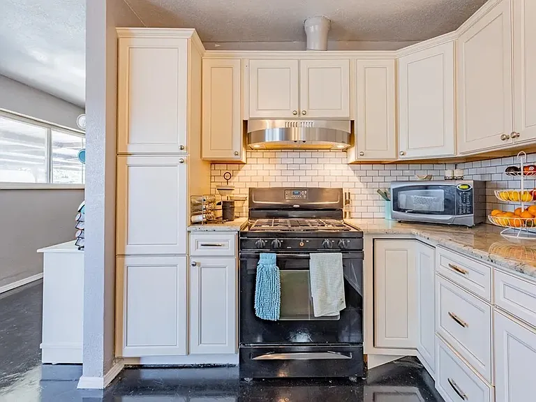 4034 Stillwood Ln — Photo 12