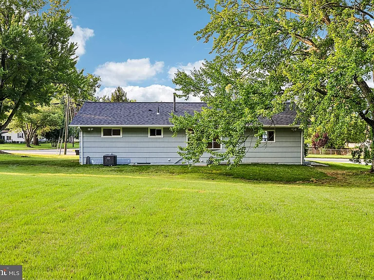7200 Vellex Ln — Photo 47