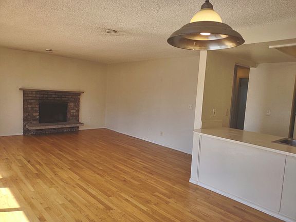 3rd image of 21630 29th Ave S APT 4