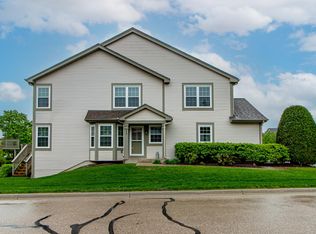 517 Willow Way, Lindenhurst, IL 60046