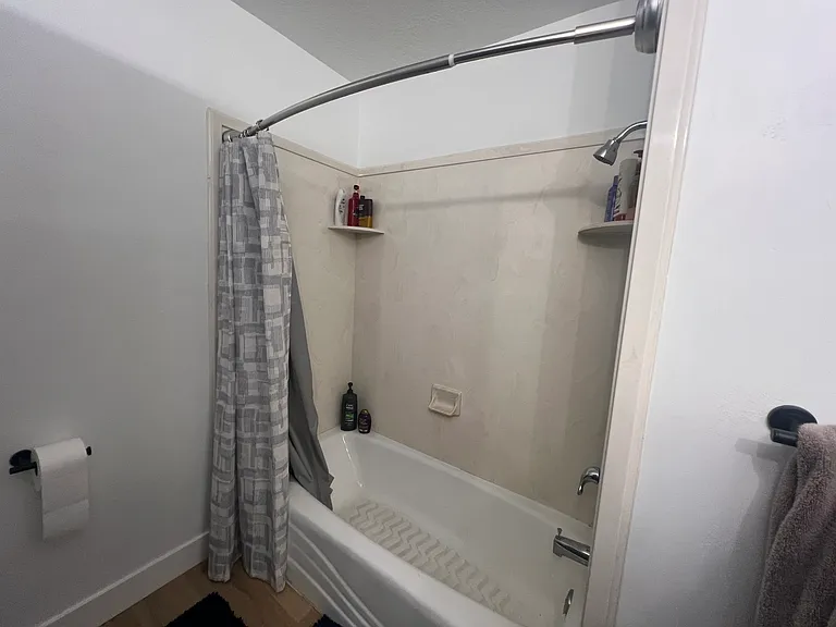 820 E 100 N — Photo 4