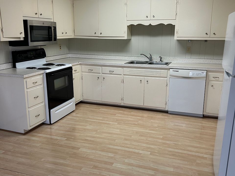 1st image of 28035 Lee Hwy APT 1
