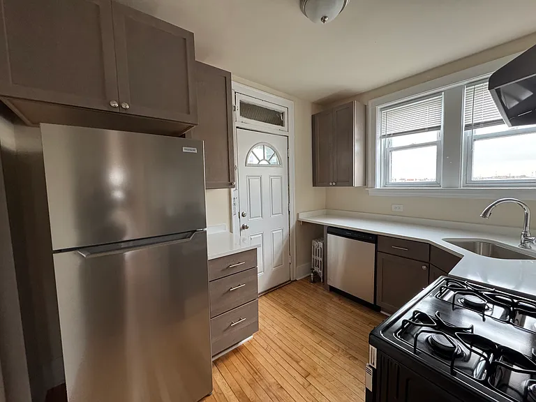 2041 N Cicero Ave #2S — Photo 6
