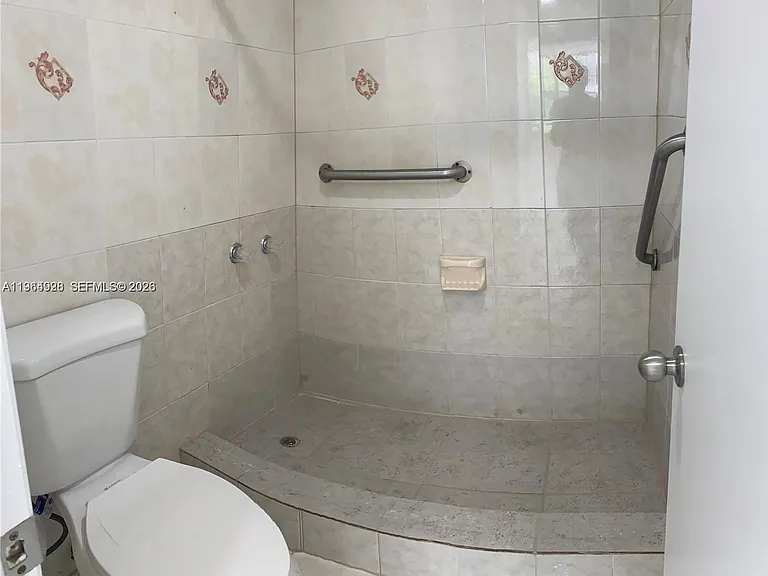 16740 NE 9th Ave #206 — Photo 4
