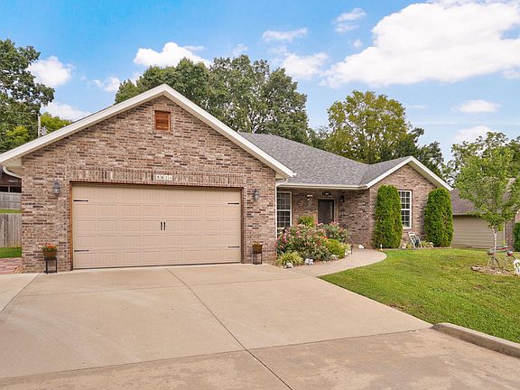2nd image of 5824 S Geranium Lane