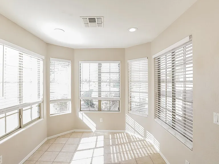 13324 W Maui Ln — Photo 6