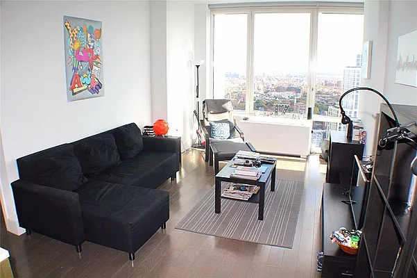 Rented by Evans Real Estate | media 36