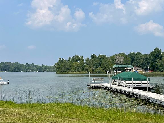 2nd image of W6784 Porters Lake Rd