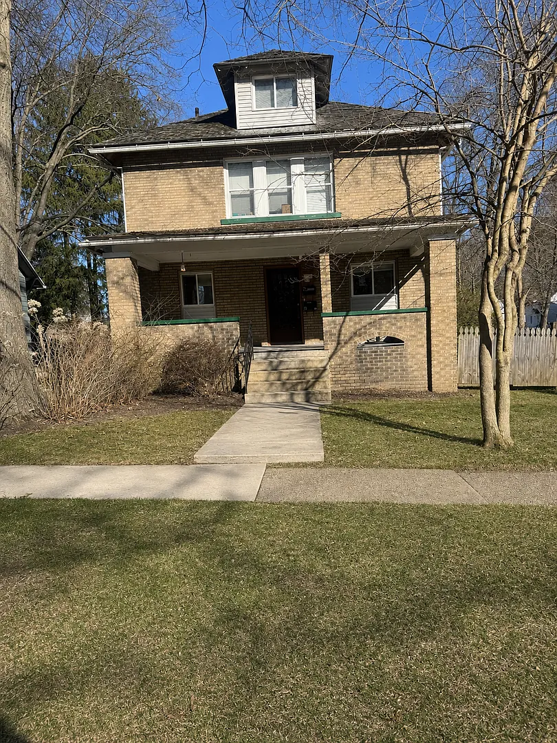 1017 Vine St Kent Oh 44240 Rm6 .Mm .T2 — Photo 1