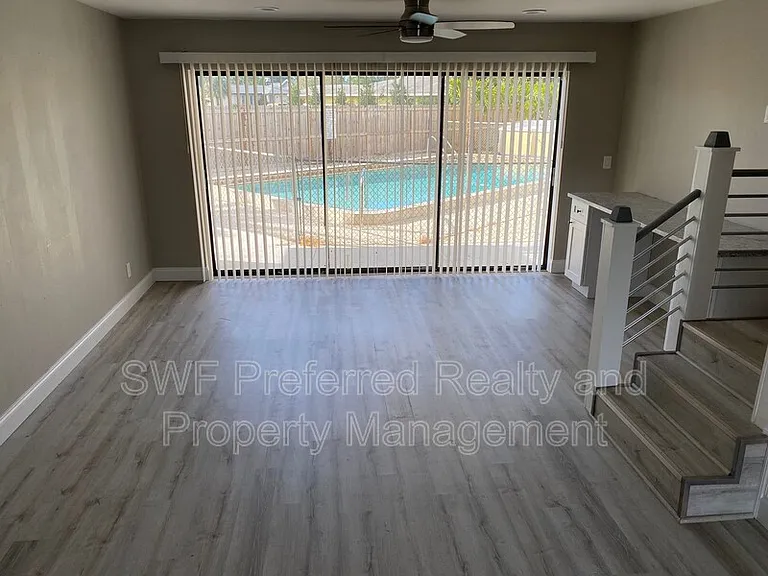512 SE 43rd St #2 — Photo 3
