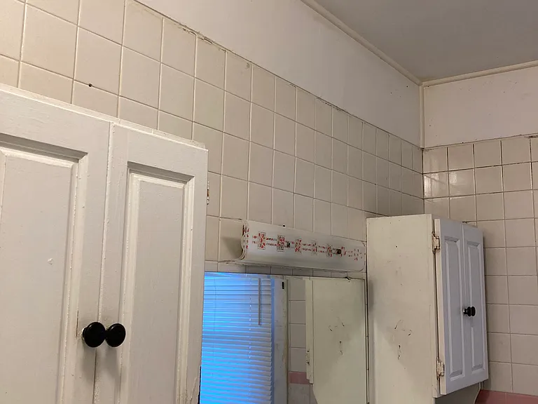 1321 Poplar St — Photo 9