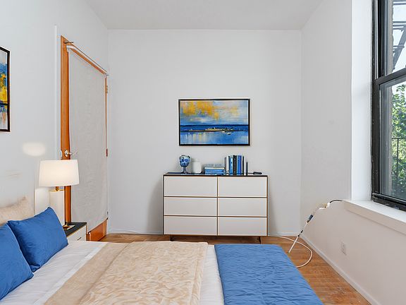 4th image of 141 W 10th St APT 16