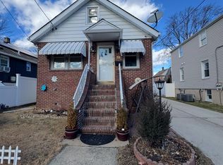 74 Spring St, Woodbridge, NJ 07095