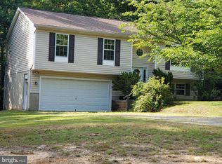 8219 Oak Ln, Lusby, MD