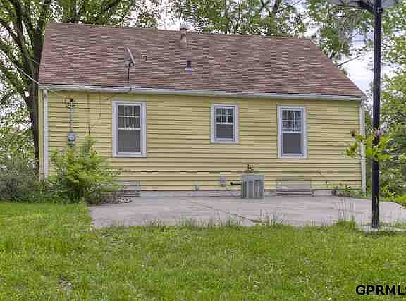 3rd image of 604 Oakmont Dr