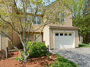 905 Ridgefield Cir #D, Clinton, MA 01510
