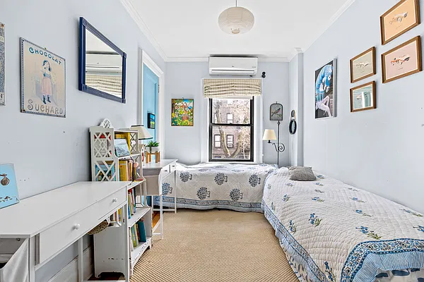 Sold by Compass | media 17