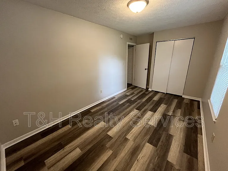 8114 Jade Ct — Photo 12
