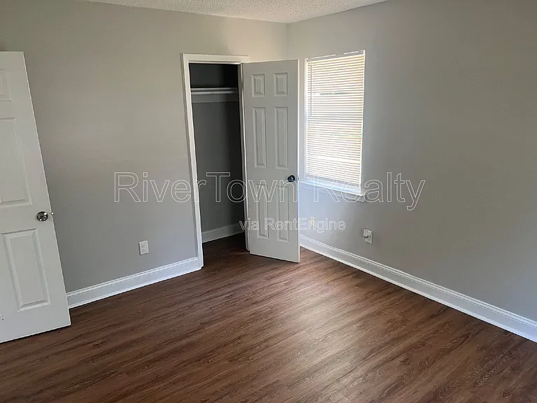1059 Eyers Rd — Photo 6