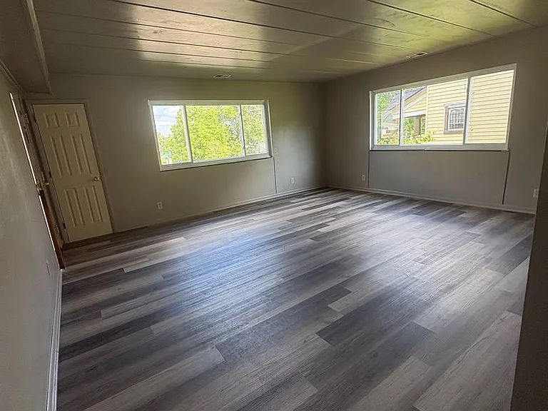 623 Clifton Dr #B — Photo 3