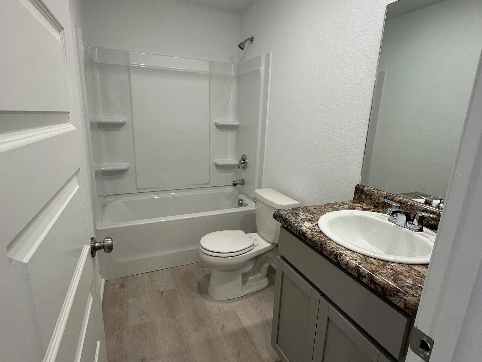 3 bed, 1301 sqft, $1,500 — Photo 4