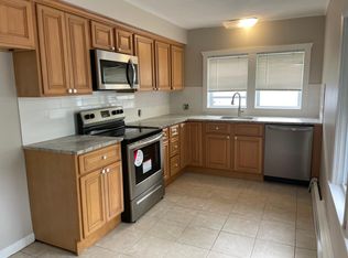 241 Maple Ave #2F, Barrington, RI 02806