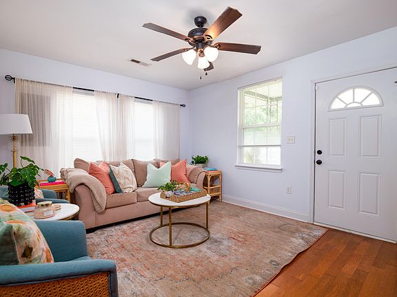 4th image of 3997 Gary Dr