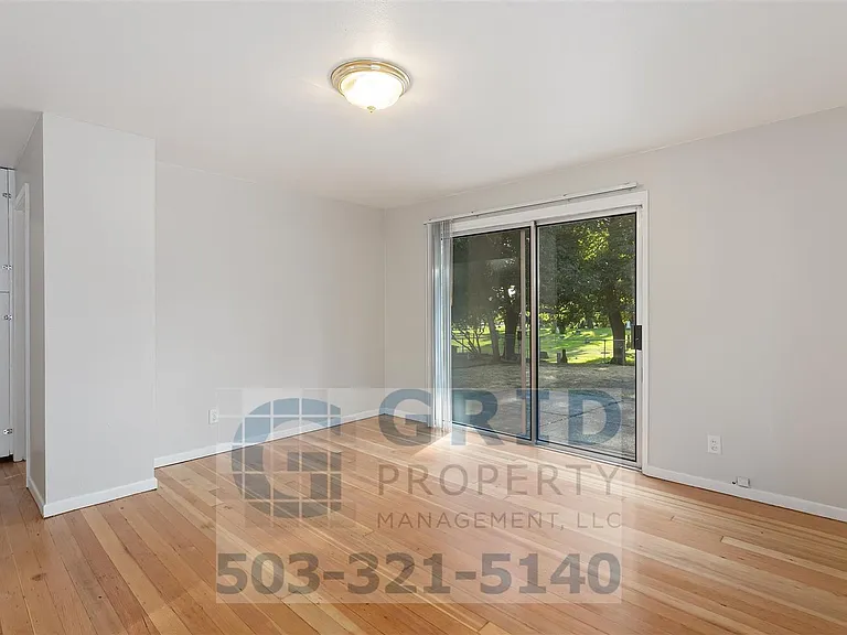 1108 Grand Blvd — Photo 4