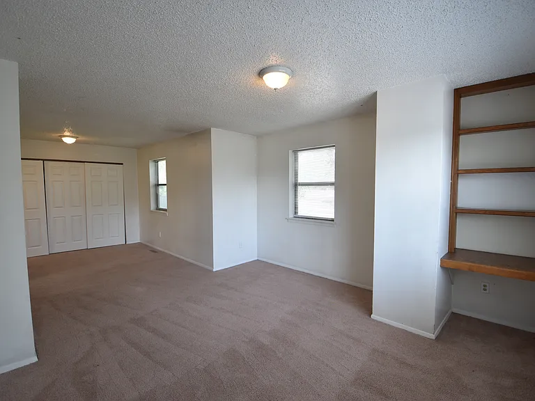 2927 Broadway St #2 — Photo 42