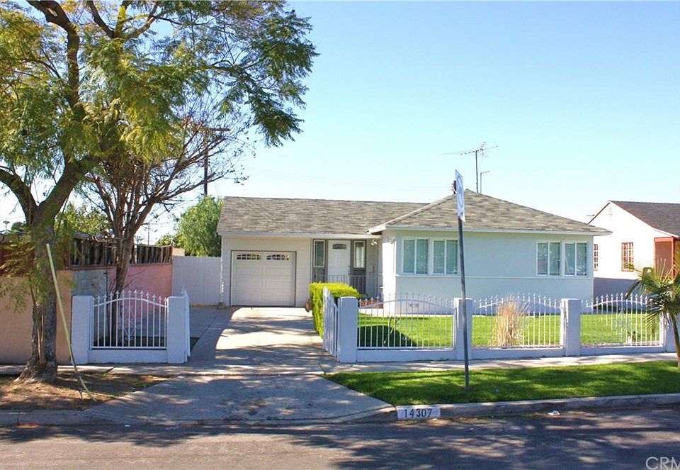1st image of 14307 S Menlo Ave